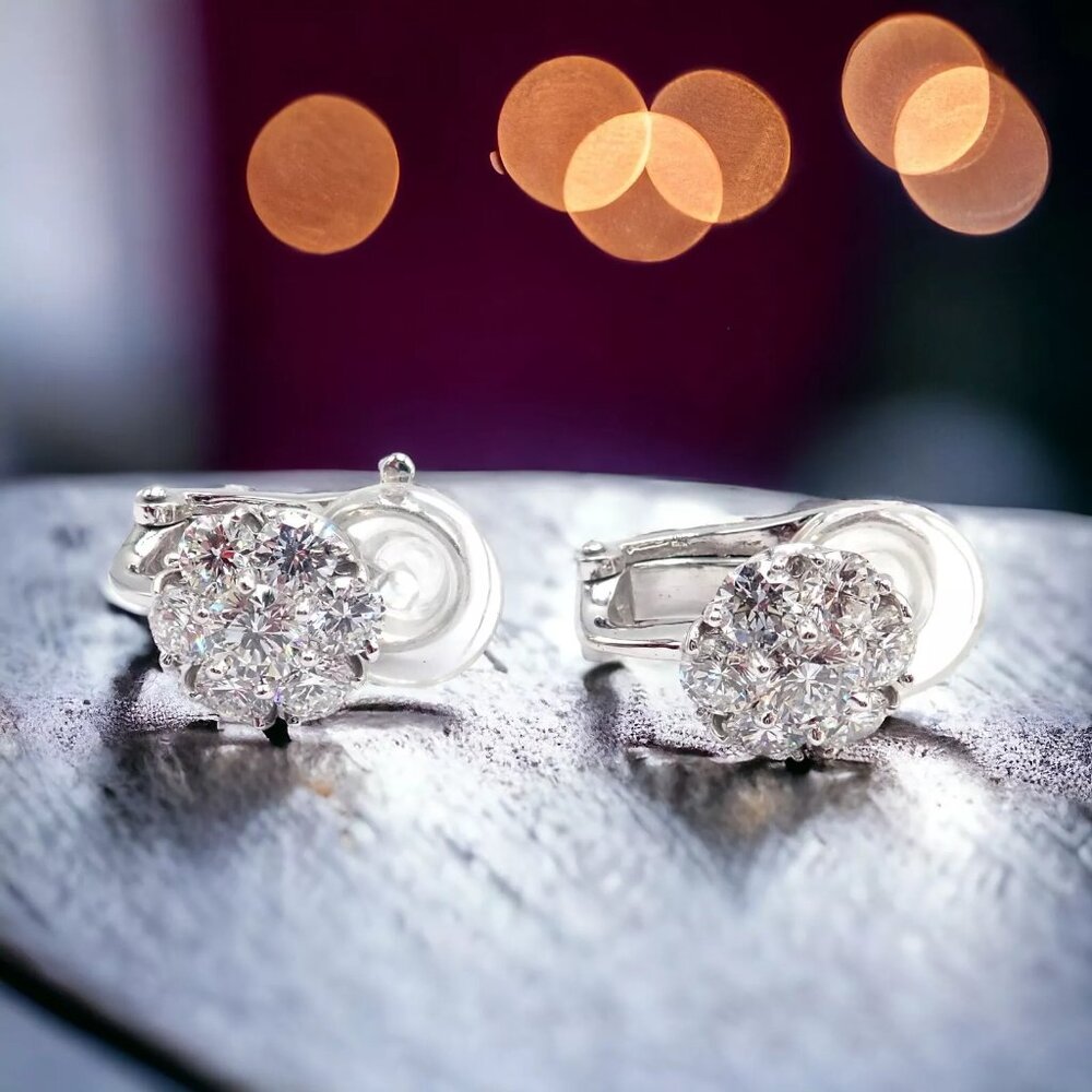Authentic! Van Cleef & Arpels Platinum Diamond Fleurette Flower Earrings - Picture 2 of 16